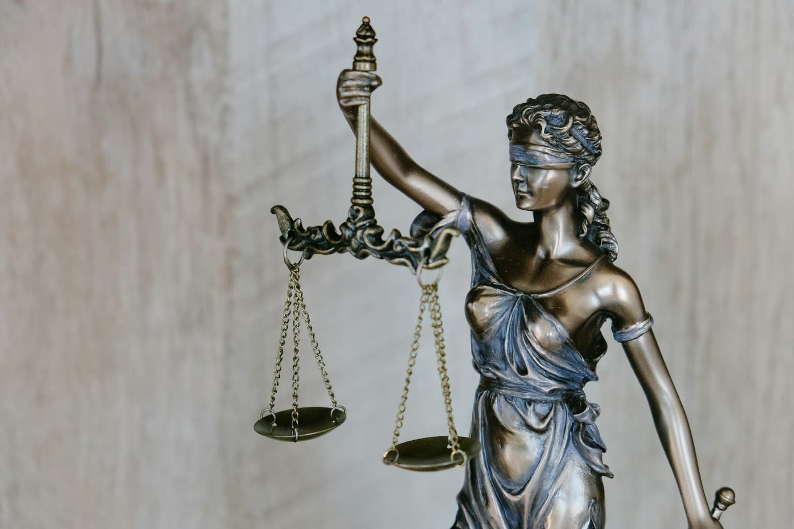 Bescheinigungen & Auszüge — alles, was Ämter und Arbeitgeber sehen wollen